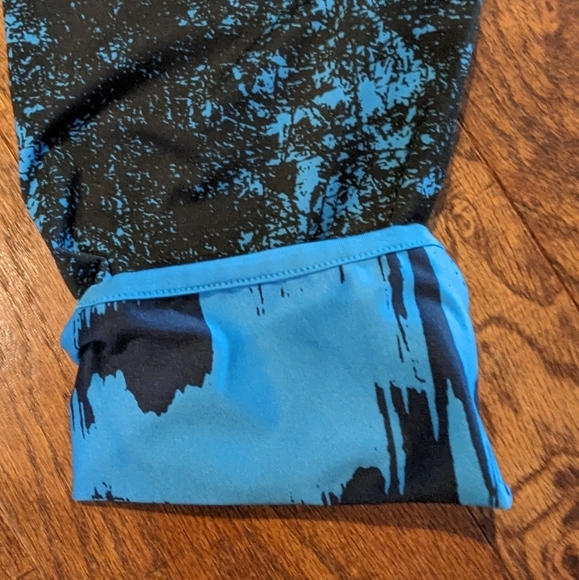 Kyodan reversible yoga pants crop blue & black Woman's Size Medium - Picture 8 of 9